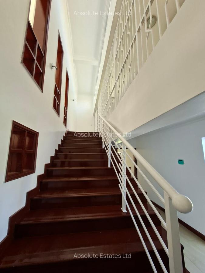 4 Bed Villa with Garden in Runda - 6