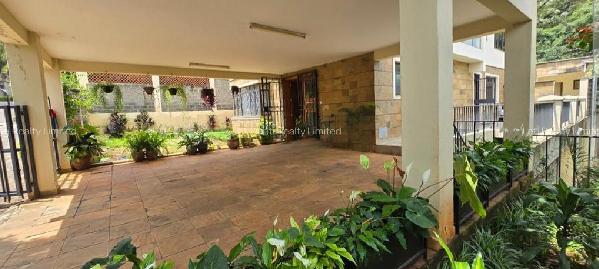 4 Bed Villa with En Suite in Lavington - 6