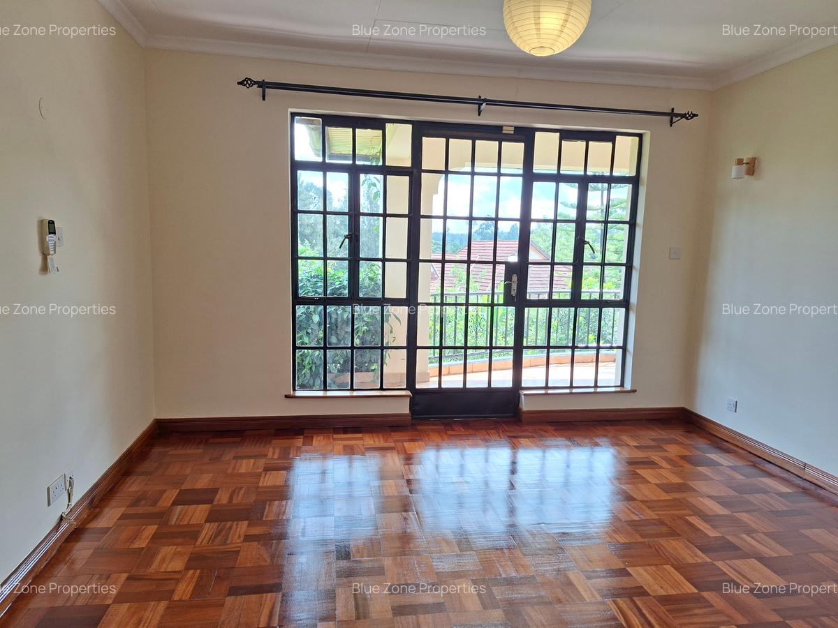 4 Bed Townhouse with En Suite at Off Glory Rd - 16