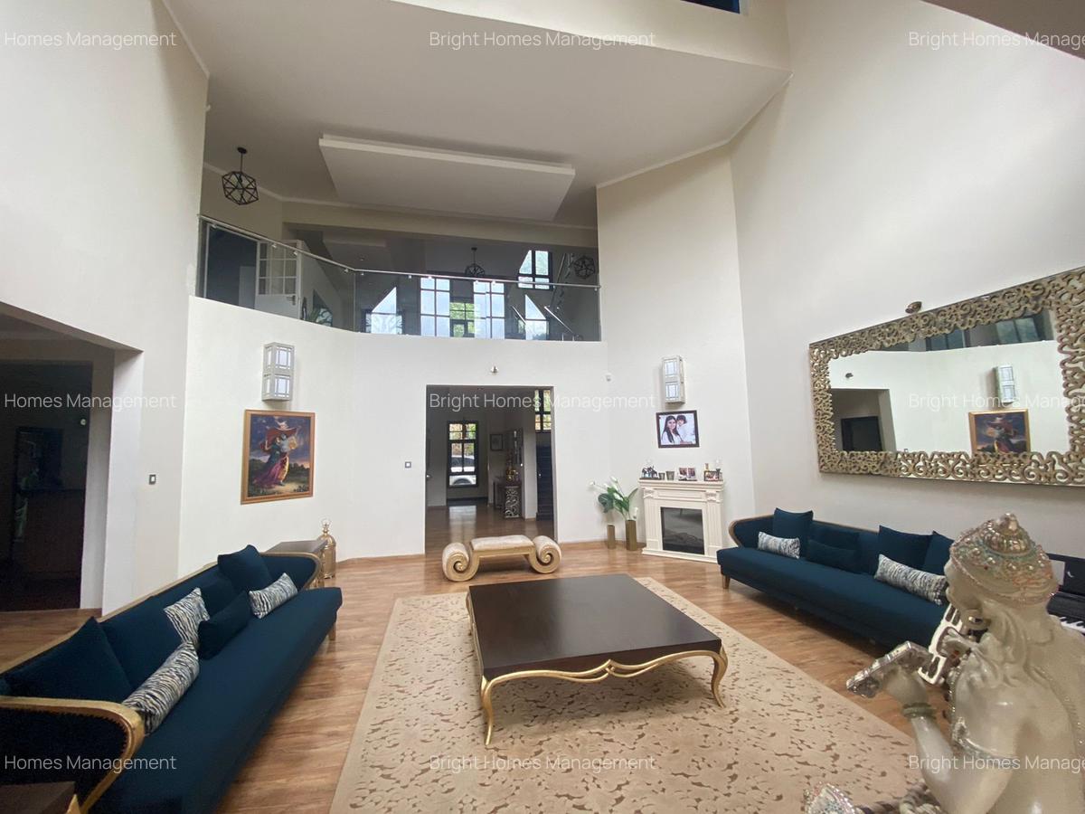 5 Bed Villa with En Suite in Spring Valley - 14