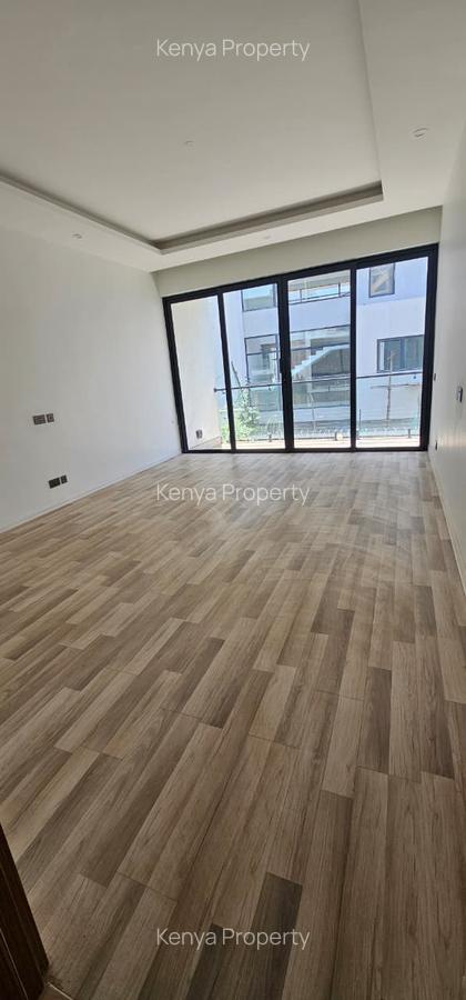 4 Bed Villa with En Suite at Apple Cross - 10