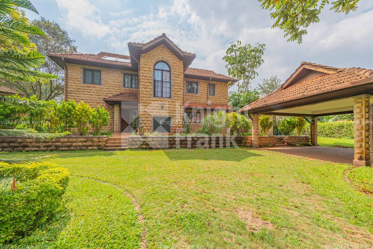 3 Bed House with En Suite in Ridgeways - 17