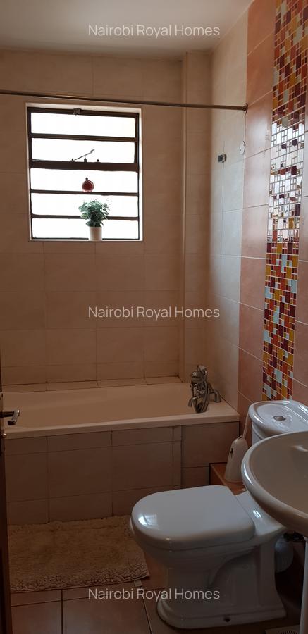 5 Bed Townhouse with En Suite at Lavington - 19