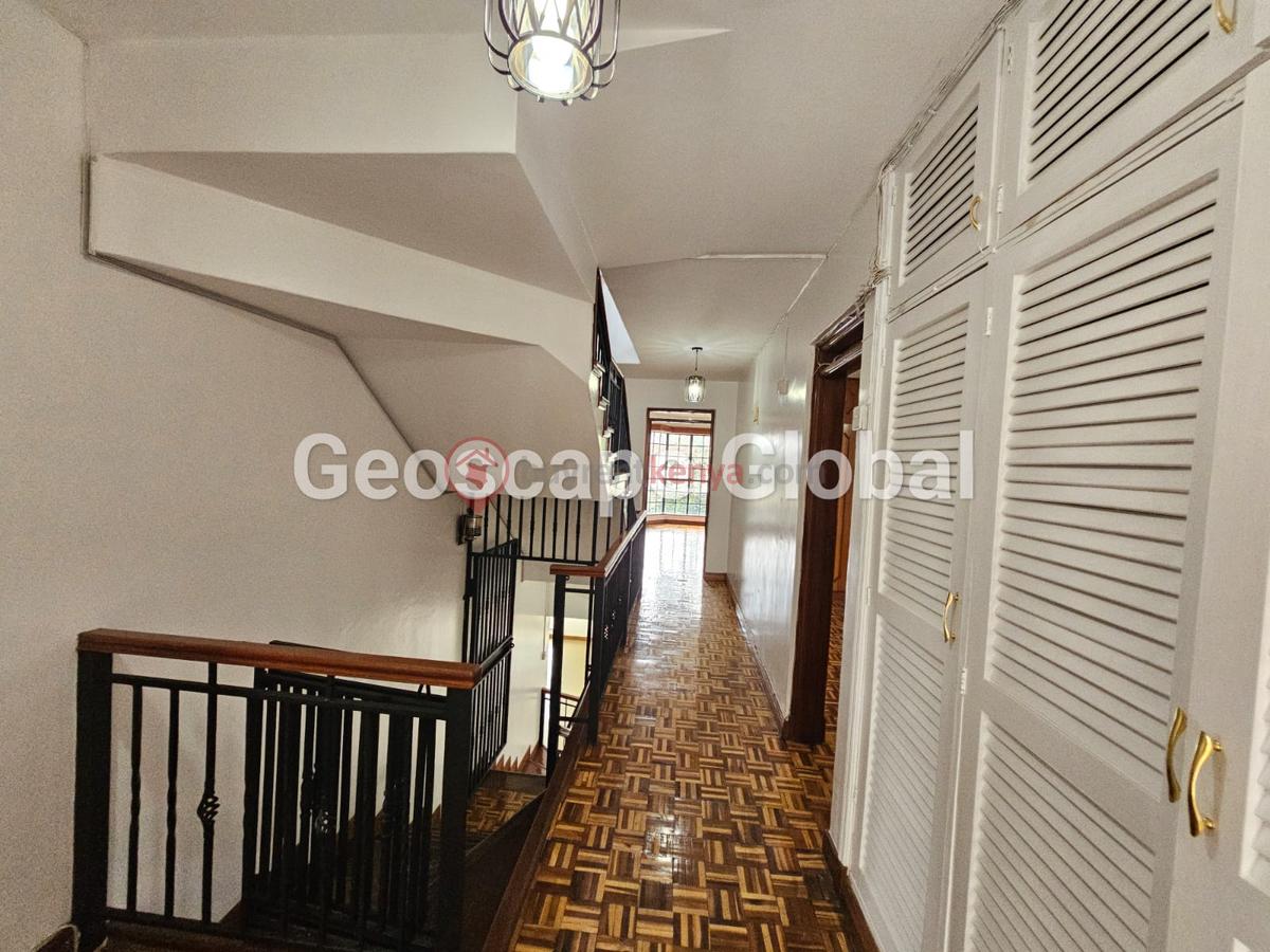5 Bed House with En Suite in Spring Valley - 8