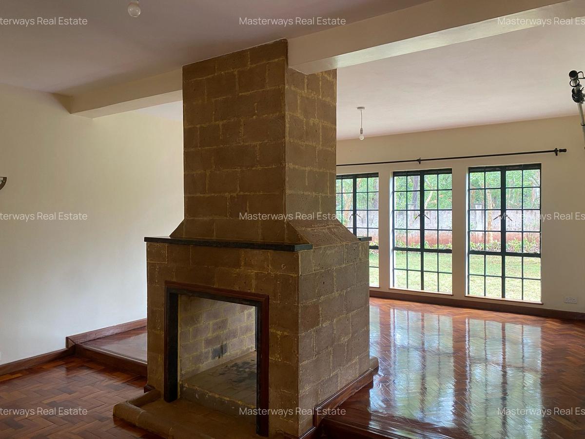 5 Bed Villa with En Suite in Runda - 4