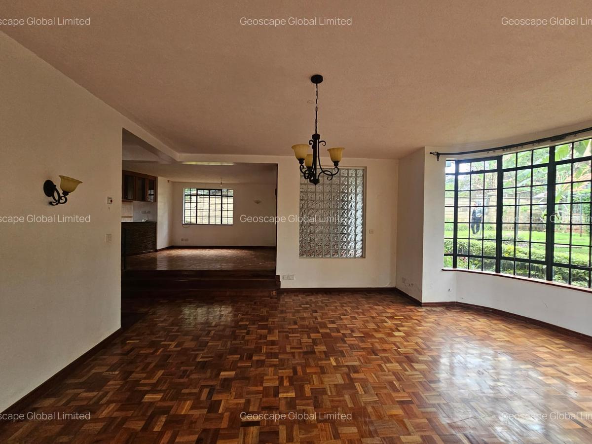 5 Bed House with En Suite in Lavington - 4
