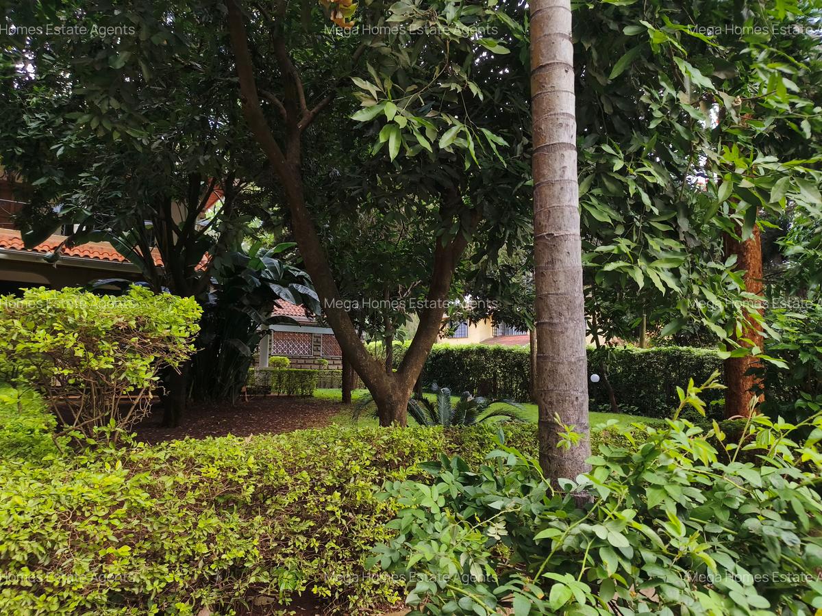 6 Bed House with En Suite in Runda - 5