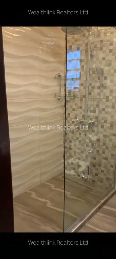 4 Bed House with Walk In Closet in Parklands - 4