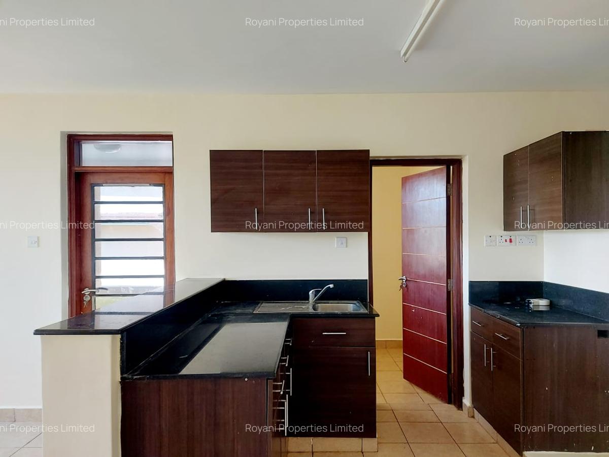3 Bed Apartment with En Suite in Kiambu Road - 3