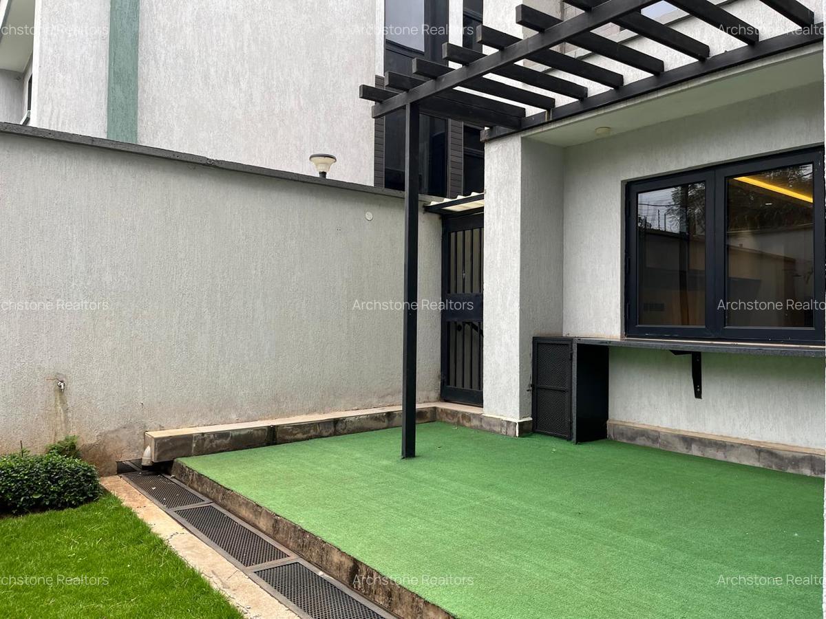 4 Bed Townhouse with En Suite in Lavington - 13