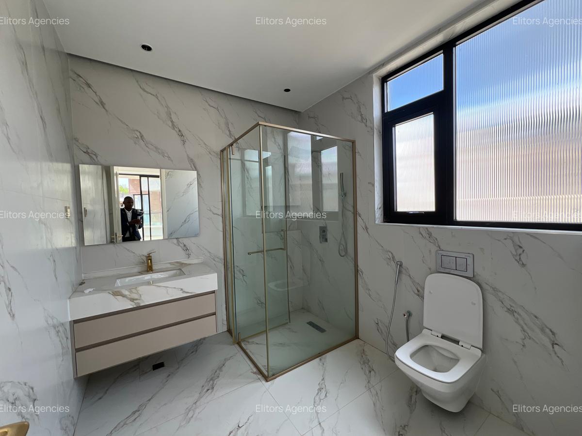 5 Bed Villa with En Suite at Isaac Gathanju Rd - 15