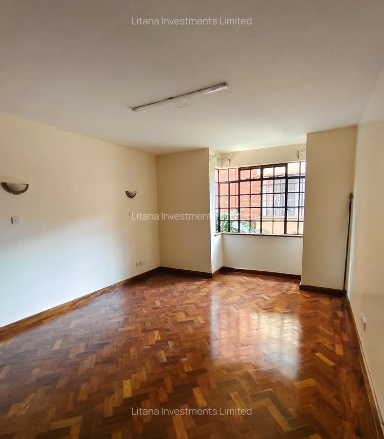 3 Bed Apartment with Swimming Pool at Statehouse Avenue - 6