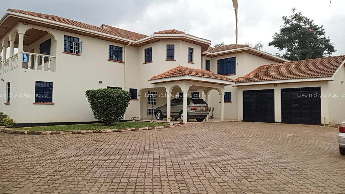 7 Bed House with En Suite in Runda - 3