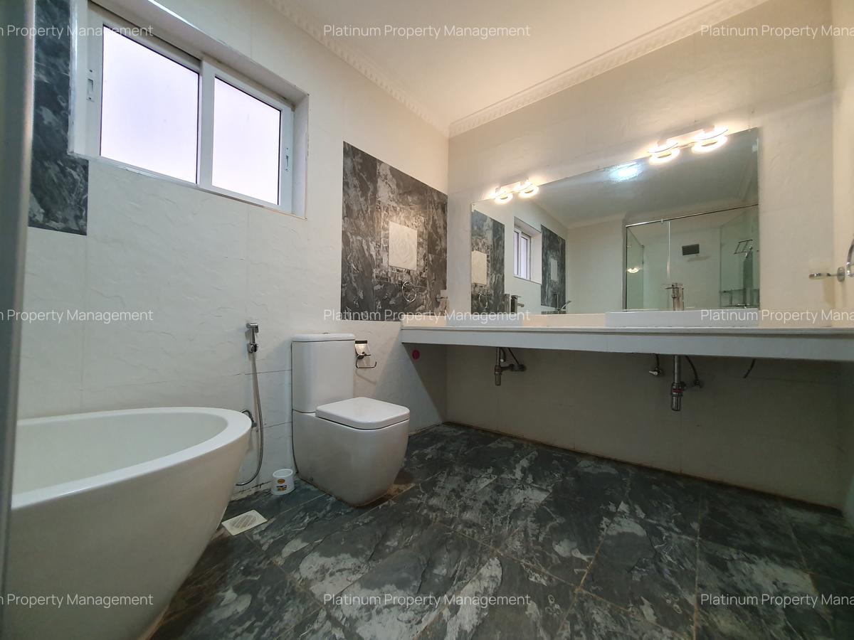 4 Bed Apartment with En Suite in General Mathenge - 13