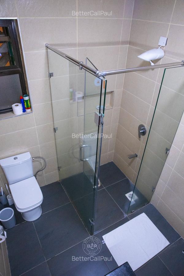 Serviced 2 Bed Apartment with En Suite at Kitale Lane - 10