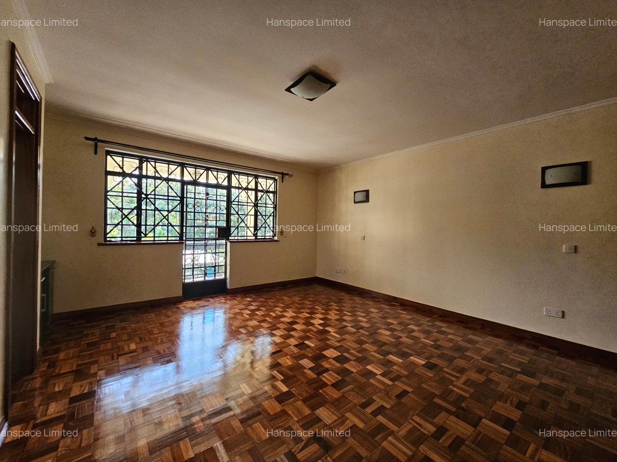 5 Bed Townhouse with En Suite in Kileleshwa - 16