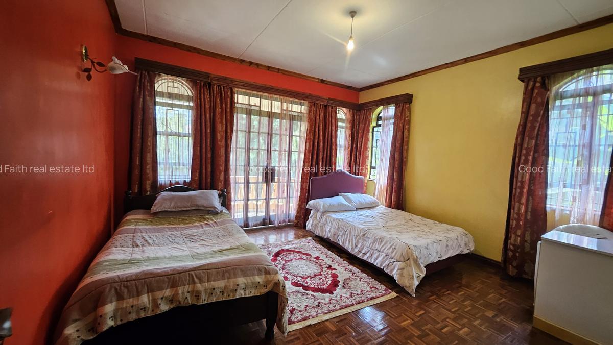 5 Bed House with En Suite in Runda - 15