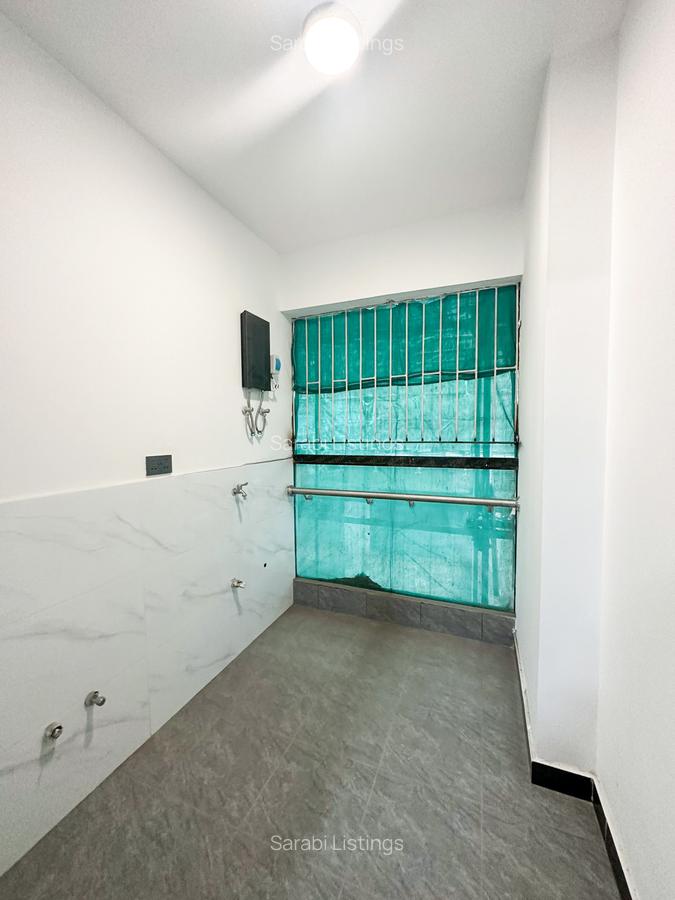 2 Bed Apartment with En Suite in Lavington - 7