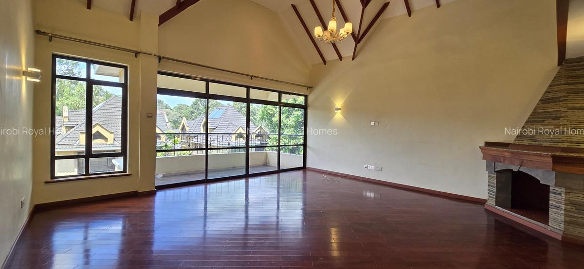 5 Bed Townhouse with En Suite at Lavington Green - 16