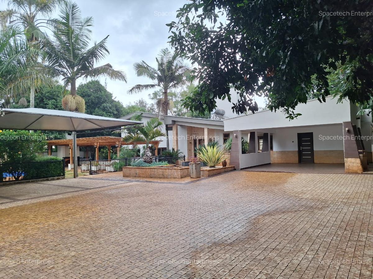 6 Bed House with En Suite in Kyuna - 1