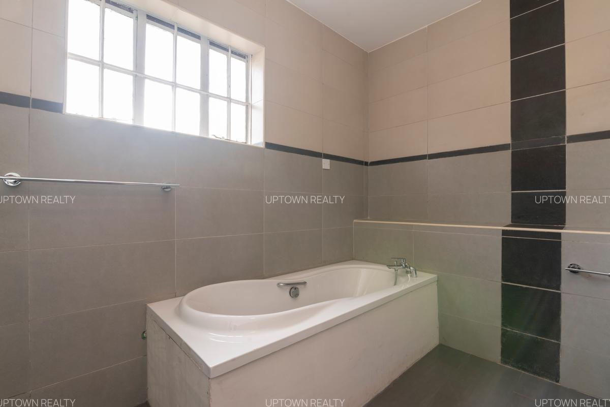 5 Bed Townhouse with En Suite at Kileleshwa - 14