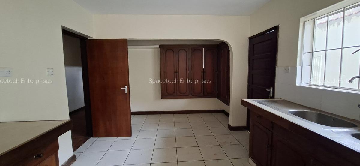 4 Bed Townhouse with En Suite in Spring Valley - 6