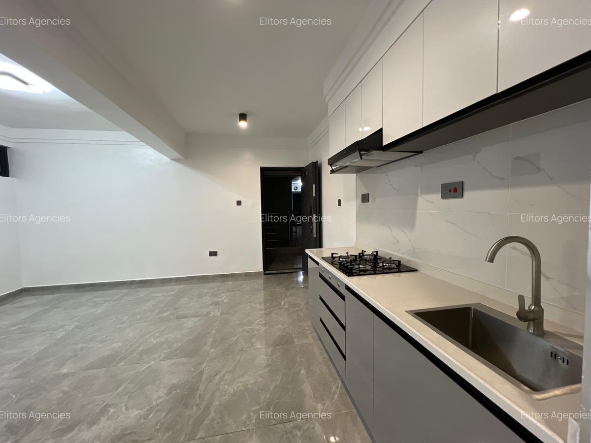 1 Bed Apartment with En Suite at Kindaruma Road - 2