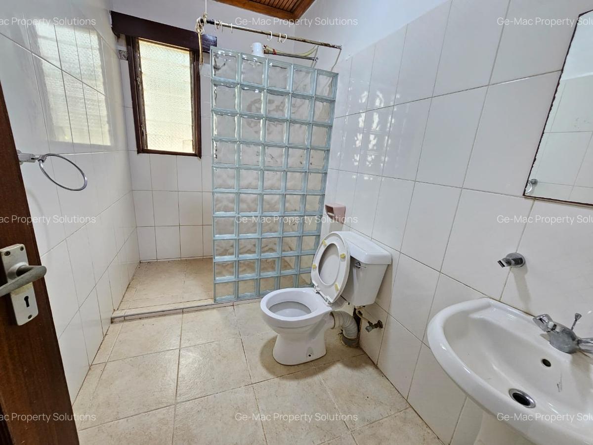 5 Bed House with En Suite in Gigiri - 15