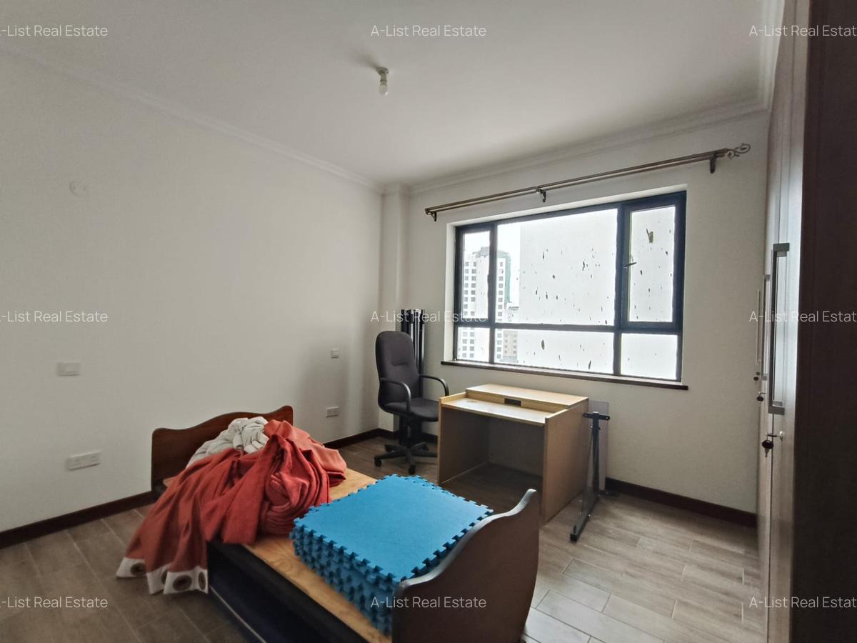 3 Bed Apartment with En Suite at City Park Drive - 9