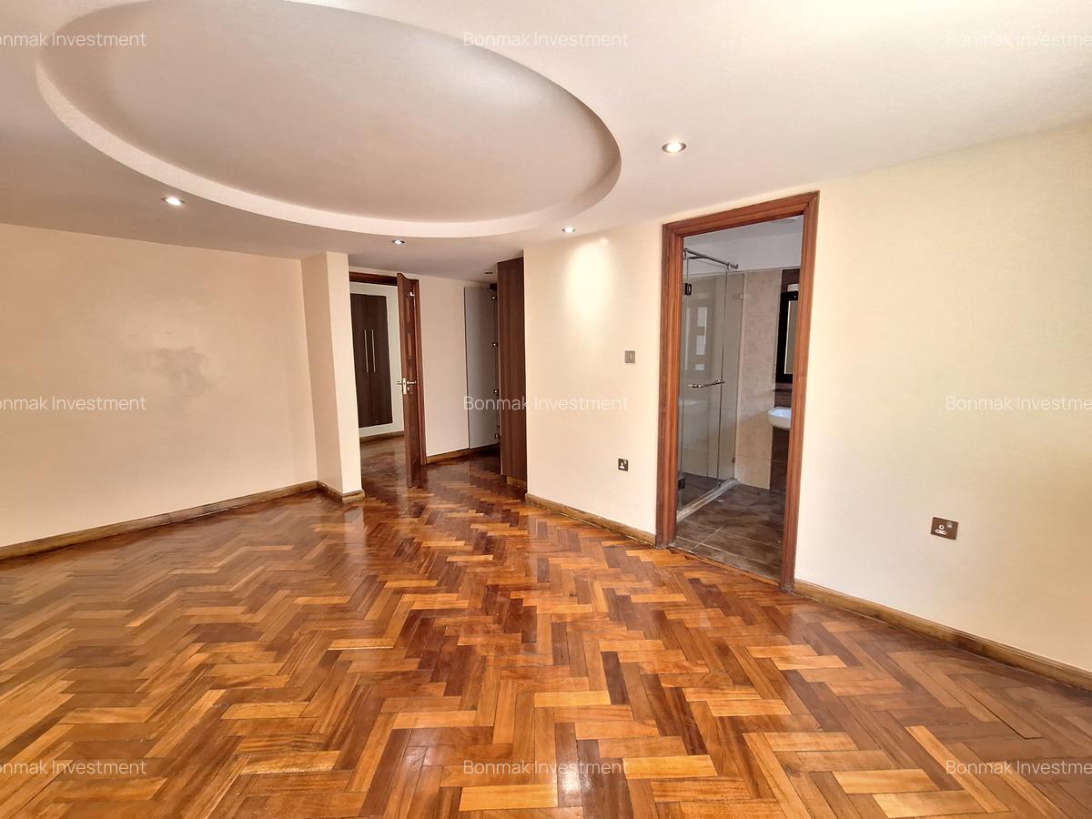 5 Bed Townhouse with En Suite at Lavington Green - 10