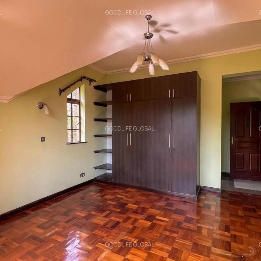 4 Bed Villa with En Suite at Rosslyn - 14