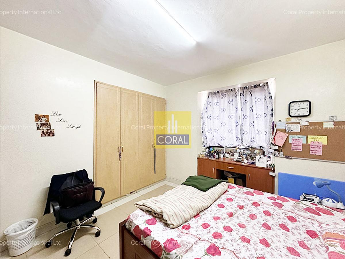 3 Bed Apartment with En Suite in Parklands - 15