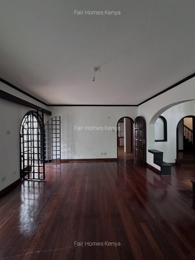 4 Bed Townhouse with En Suite at Riverside Drive - 9