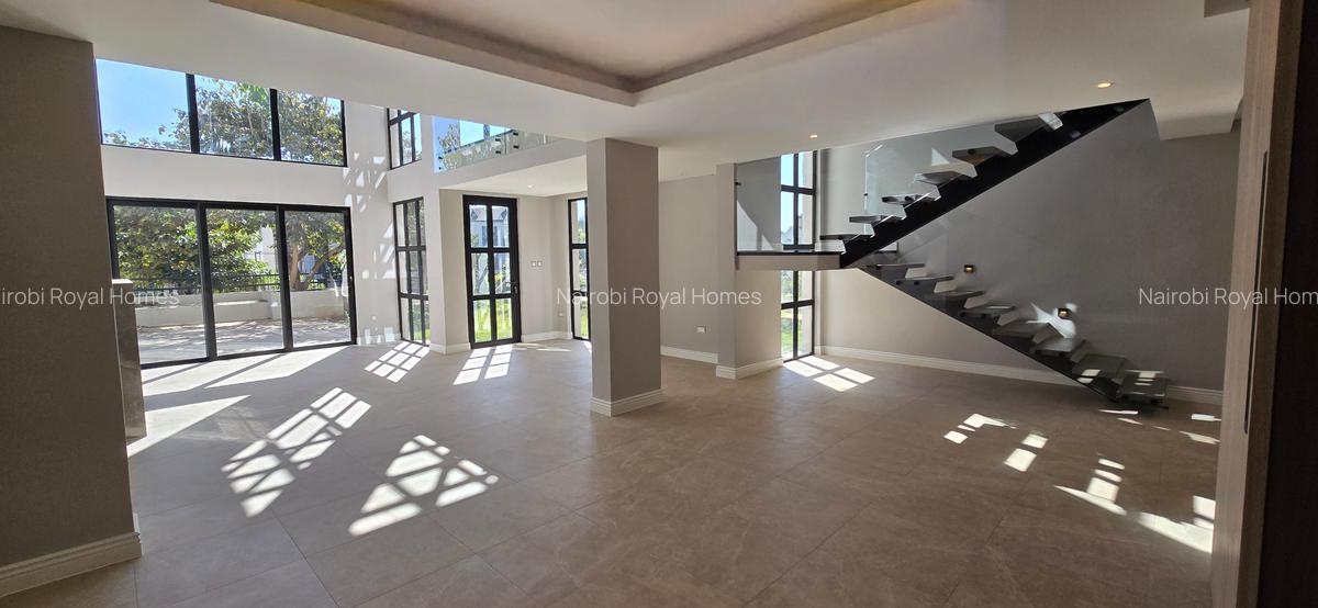 5 Bed Townhouse with En Suite at Palm Valley - 8