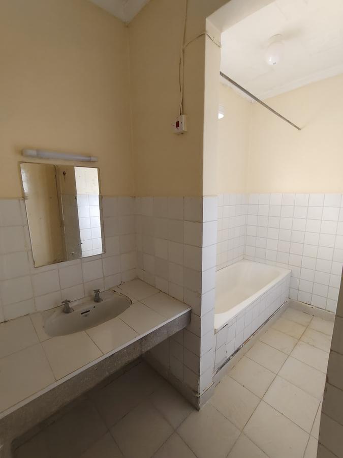 3 Bed Townhouse with En Suite in Kilimani - 6