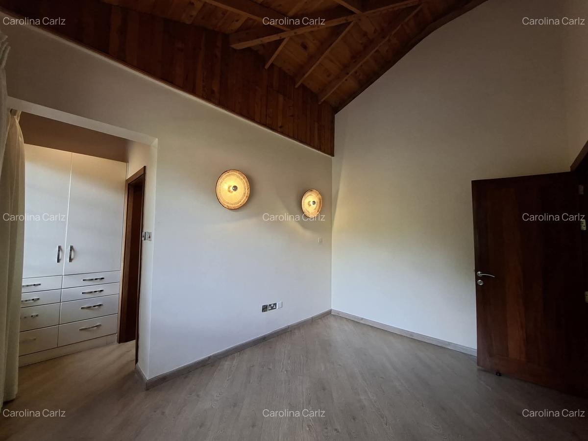 2 Bed Townhouse with En Suite at Lakeview - 13