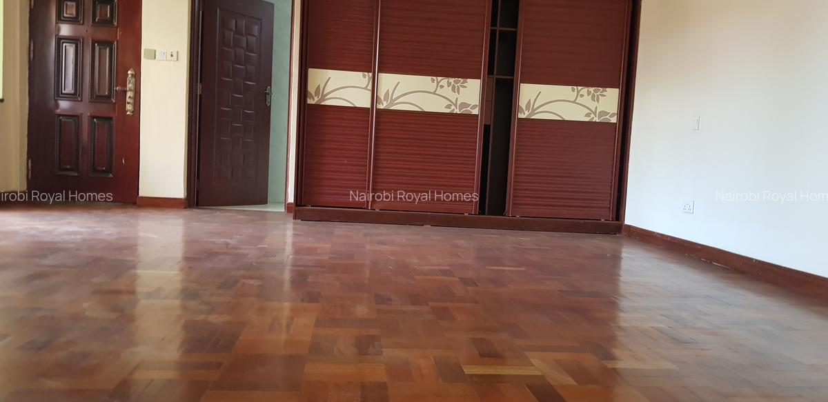 5 Bed Townhouse with En Suite at Lavington Road - 13