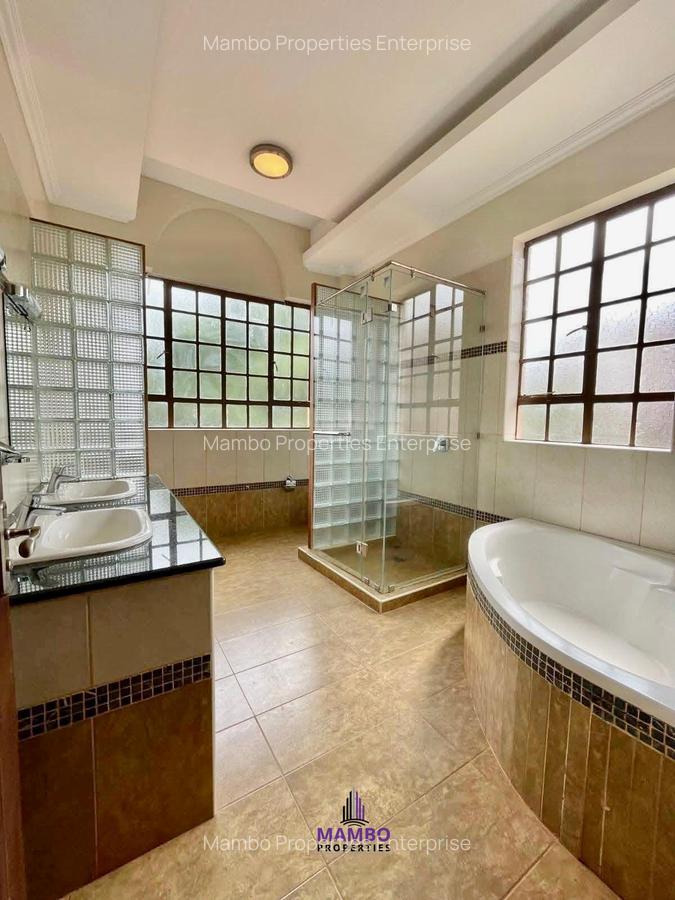 4 Bed Villa with En Suite at Rosslyn Lone Tree - 7