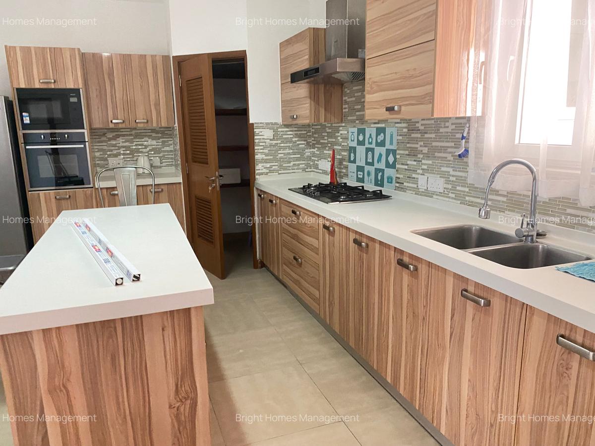 4 Bed Apartment with En Suite in Lavington - 16