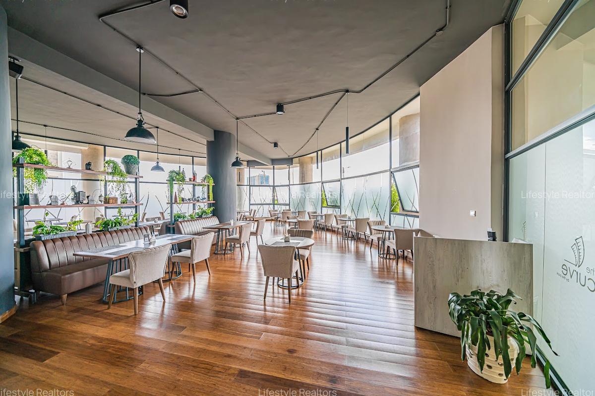 Serviced 2 Bed Apartment with En Suite at Southern Bypass - 15