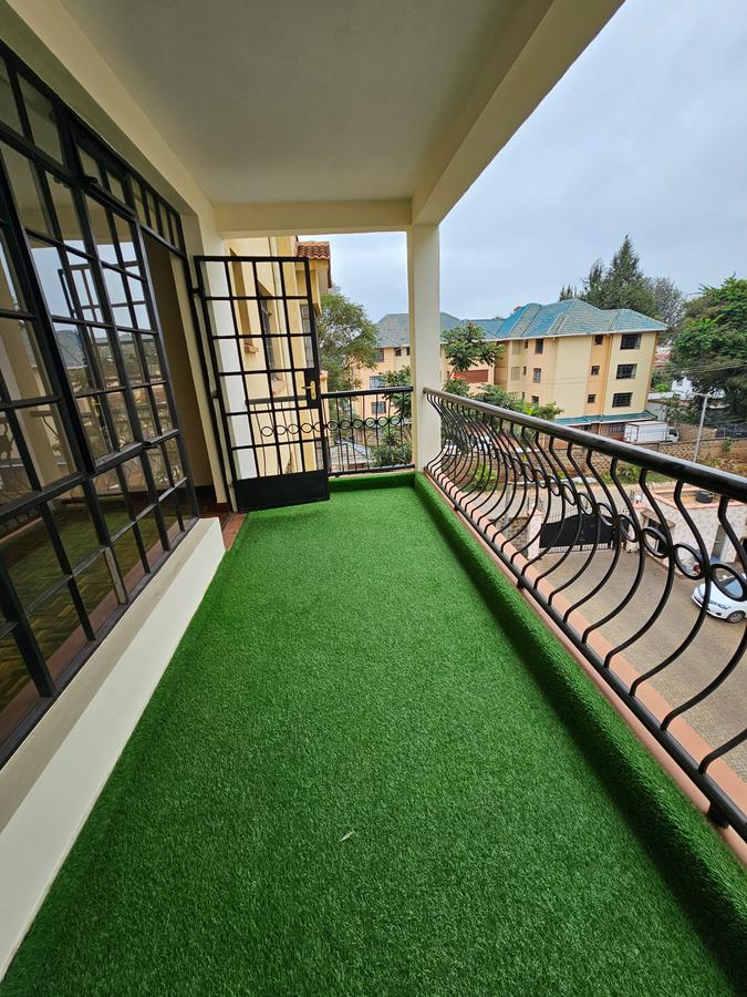 3 Bed Apartment with En Suite at Lavington - 2