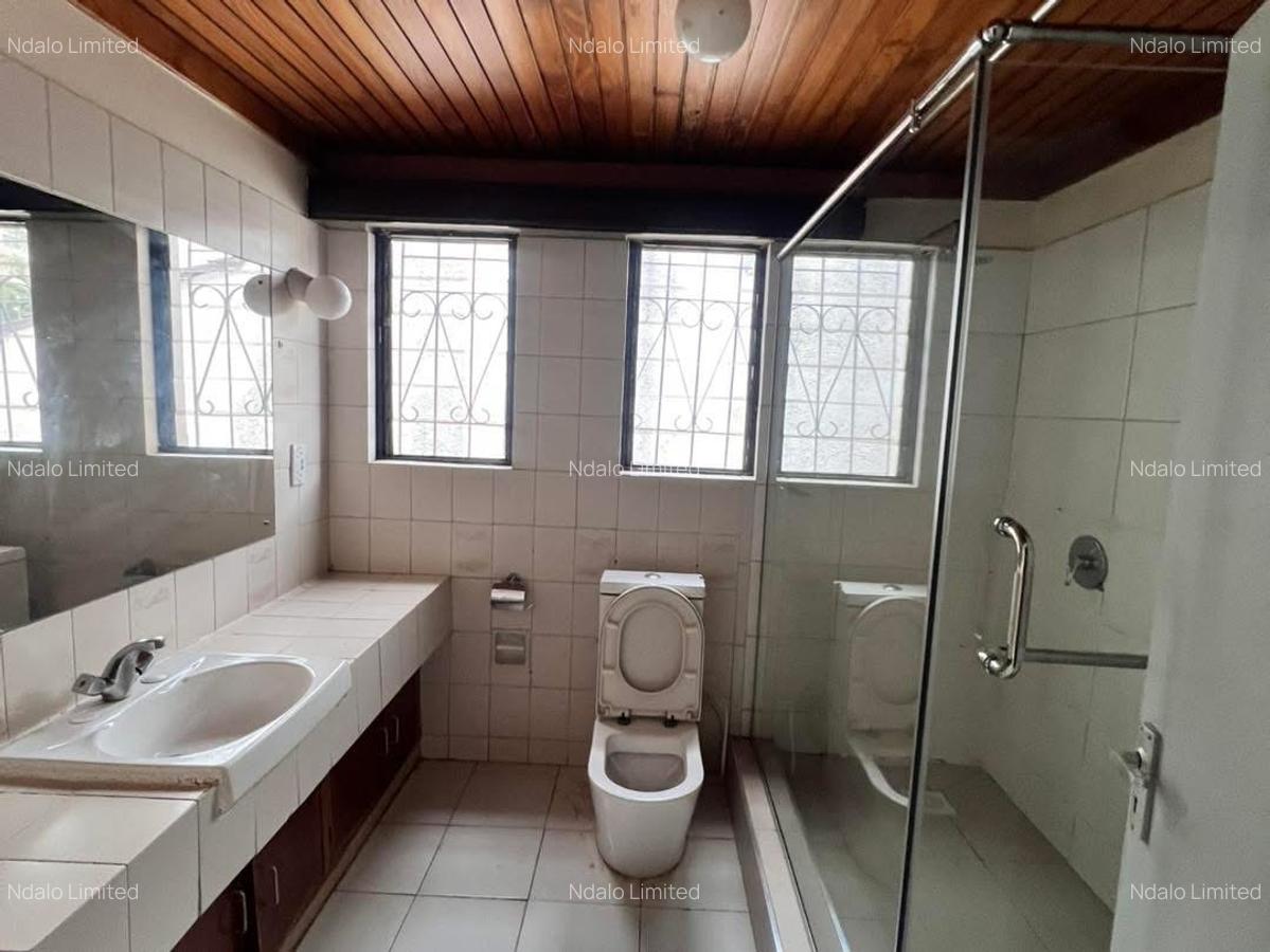 4 Bed Townhouse with En Suite at Kilimani - 9