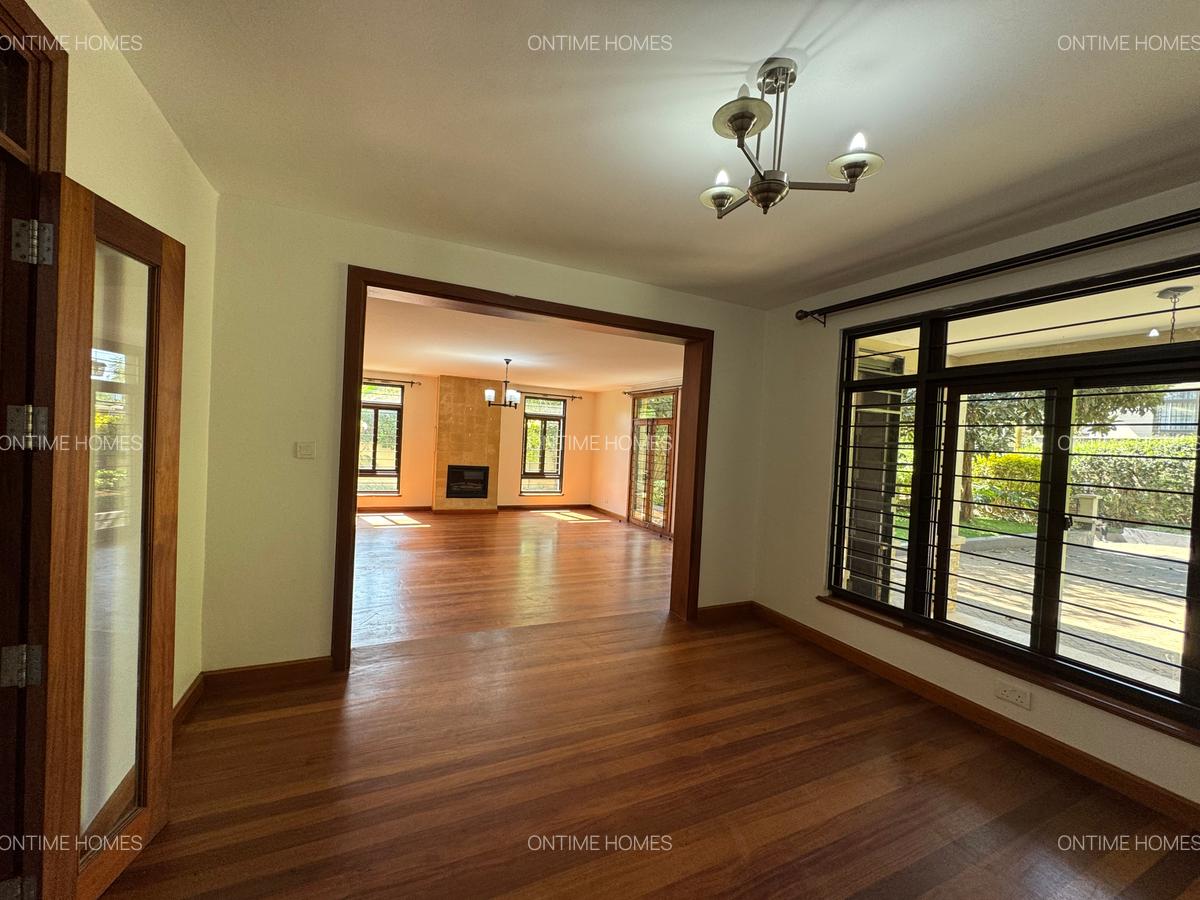 5 Bed Villa with En Suite at Lavington - 5
