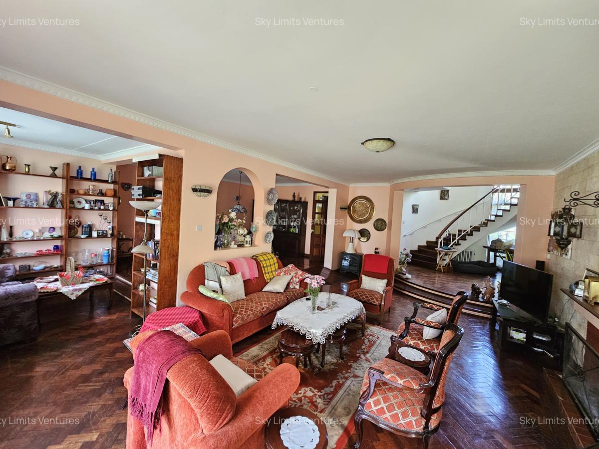 4 Bed Townhouse with En Suite at Lavington - 5