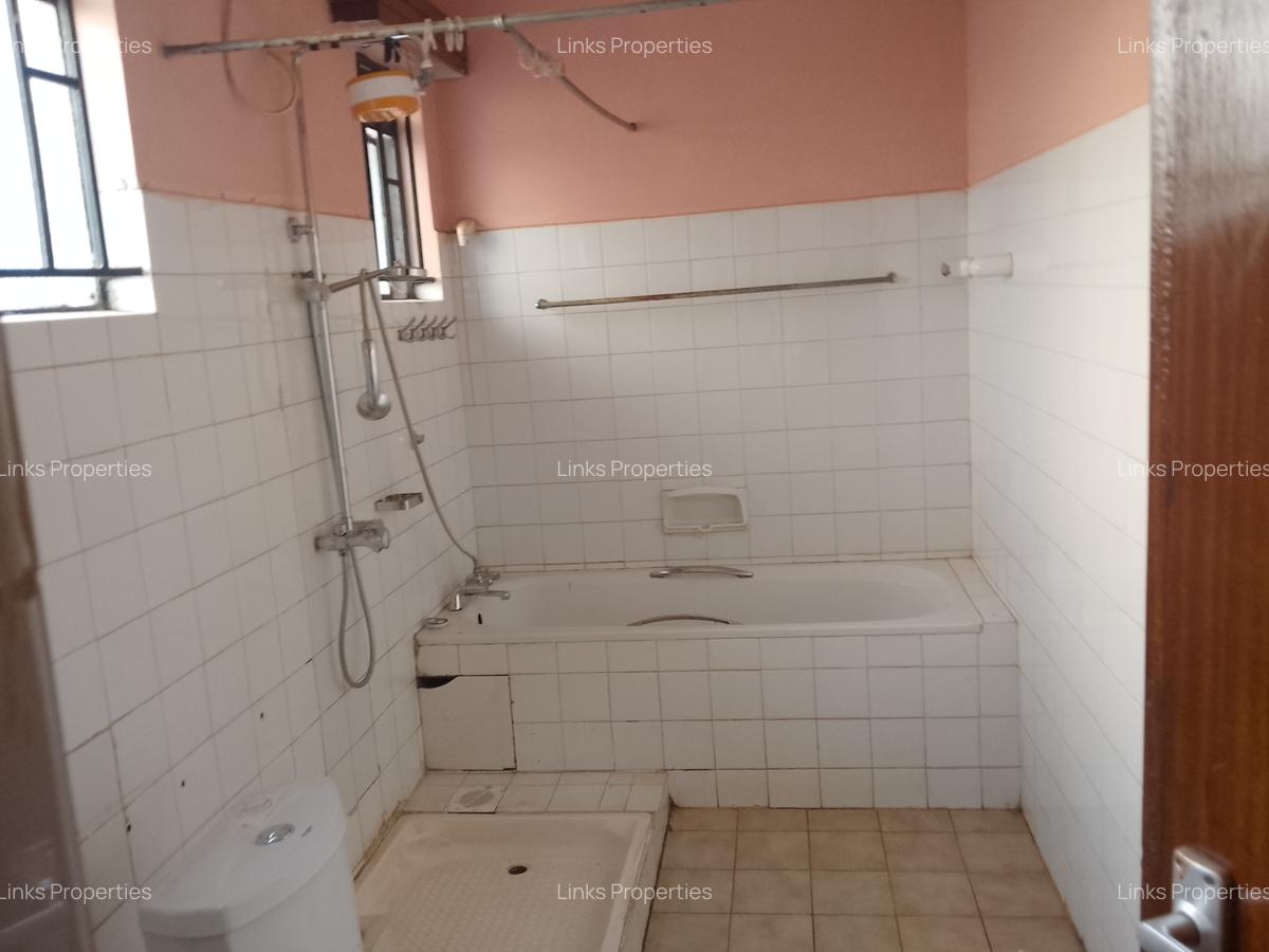 4 Bed Townhouse with En Suite at Mountain View - 10