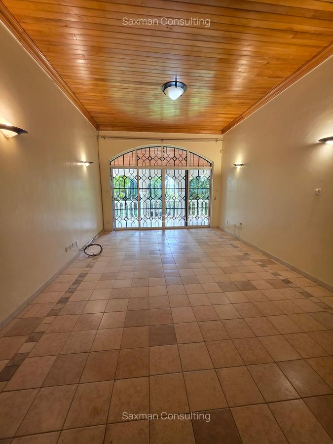 4 Bed House with En Suite in Spring Valley - 13