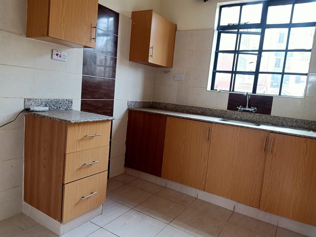 2 Bed Apartment with En Suite at Fourways - 4