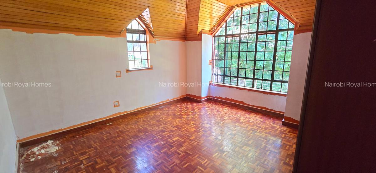 6 Bed Townhouse with En Suite at Kabasiran Avenue - 20