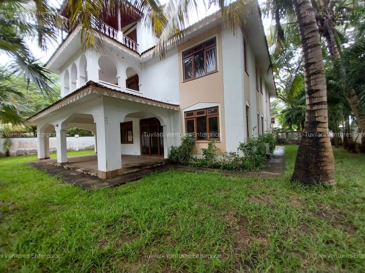 4 Bed Villa with En Suite at Nyali Mombasa - 2