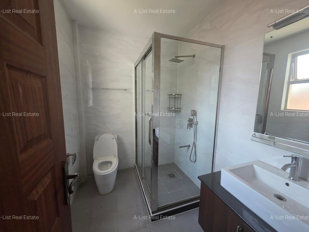 5 Bed Villa with En Suite at Chalbi Road - 16